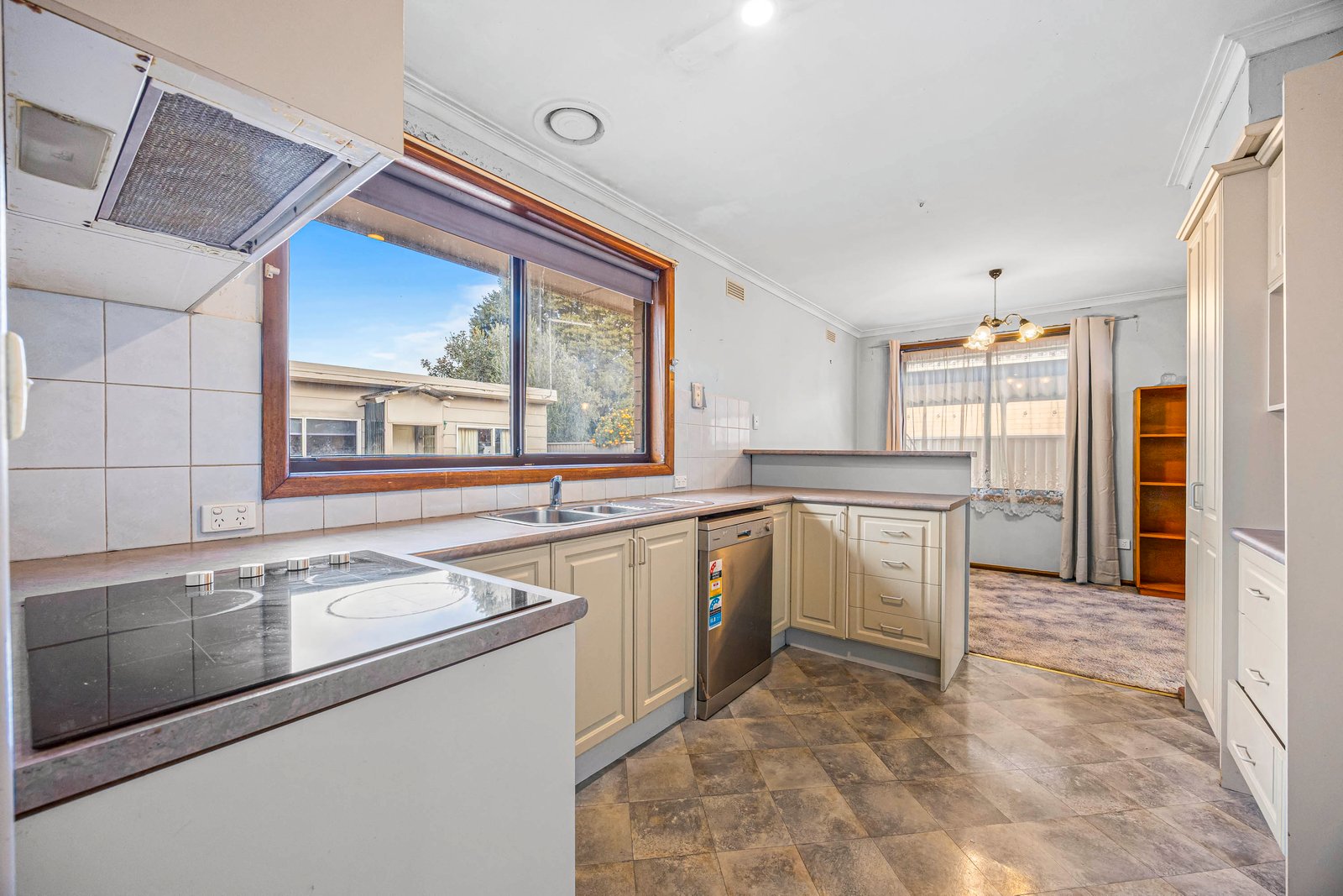 Gallery: 16 Bruce Drive