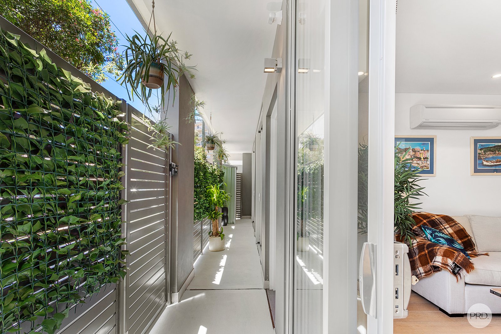 1/6 Bullecourt Street SHOAL BAY 14