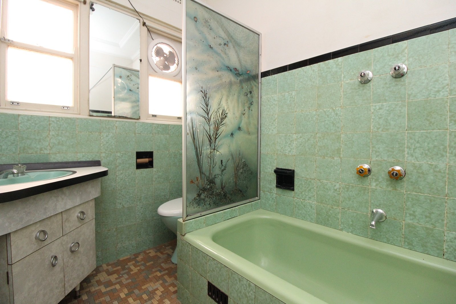 16 Bungalow Rd Road ROSELANDS 7