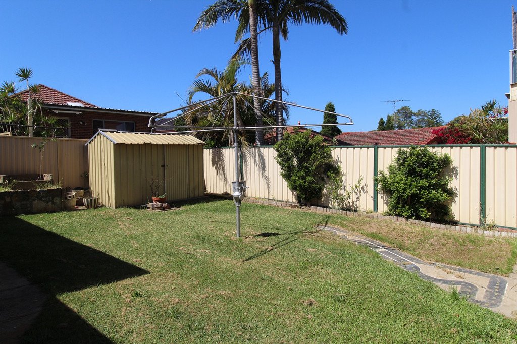 16 Bungalow Rd Road ROSELANDS 9