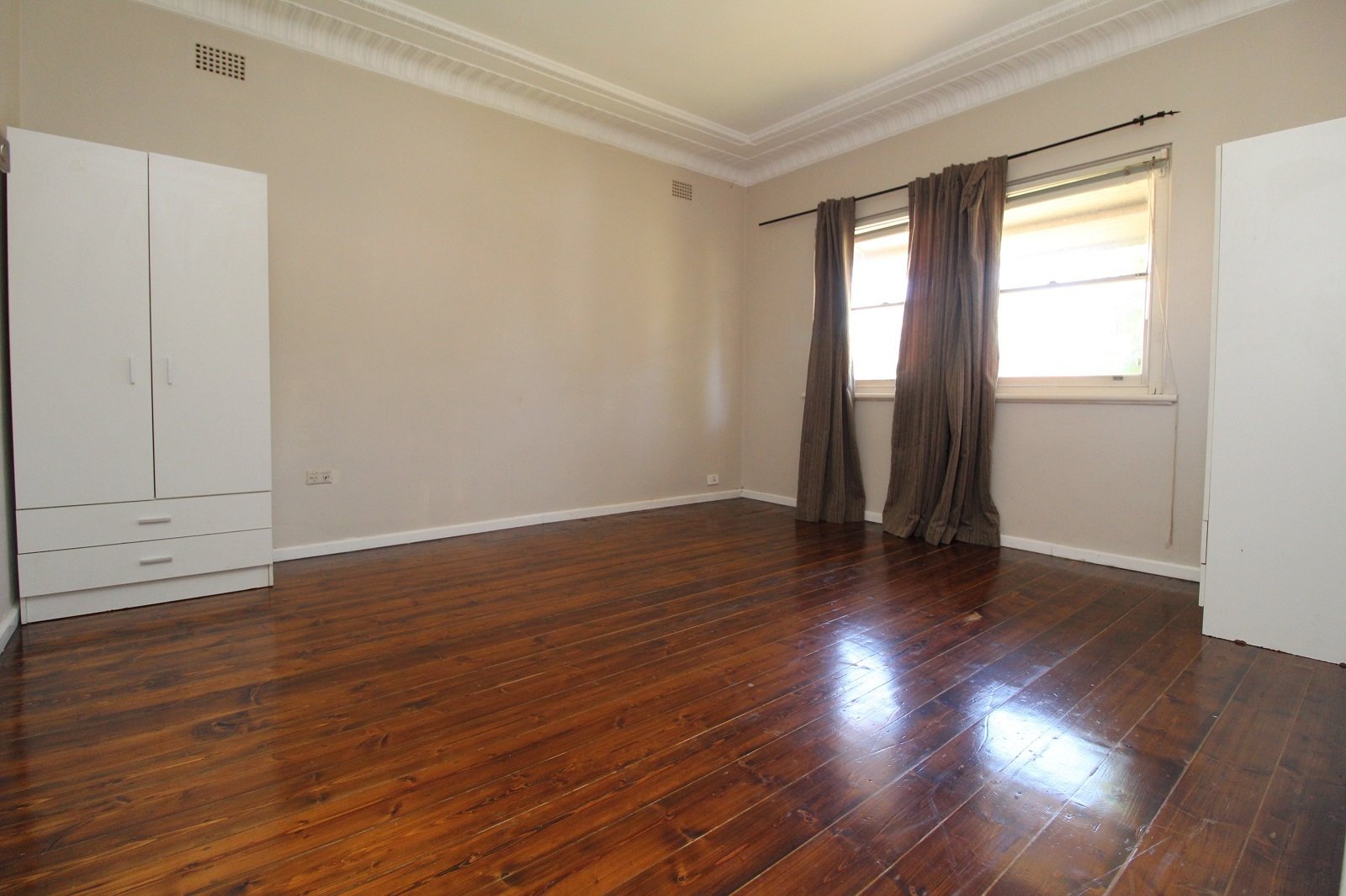 16 Bungalow Rd  ROSELANDS 5