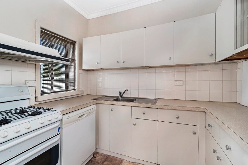 16 Burrell Street FLORA HILL 2