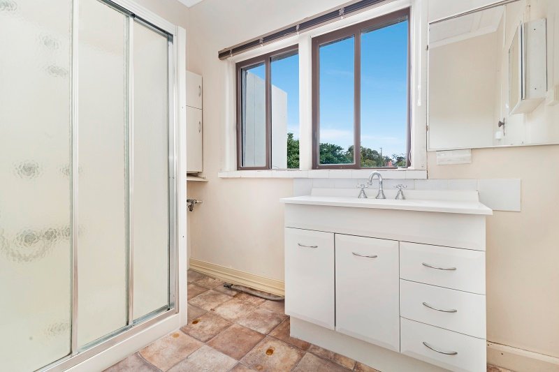 16 Burrell Street FLORA HILL 5