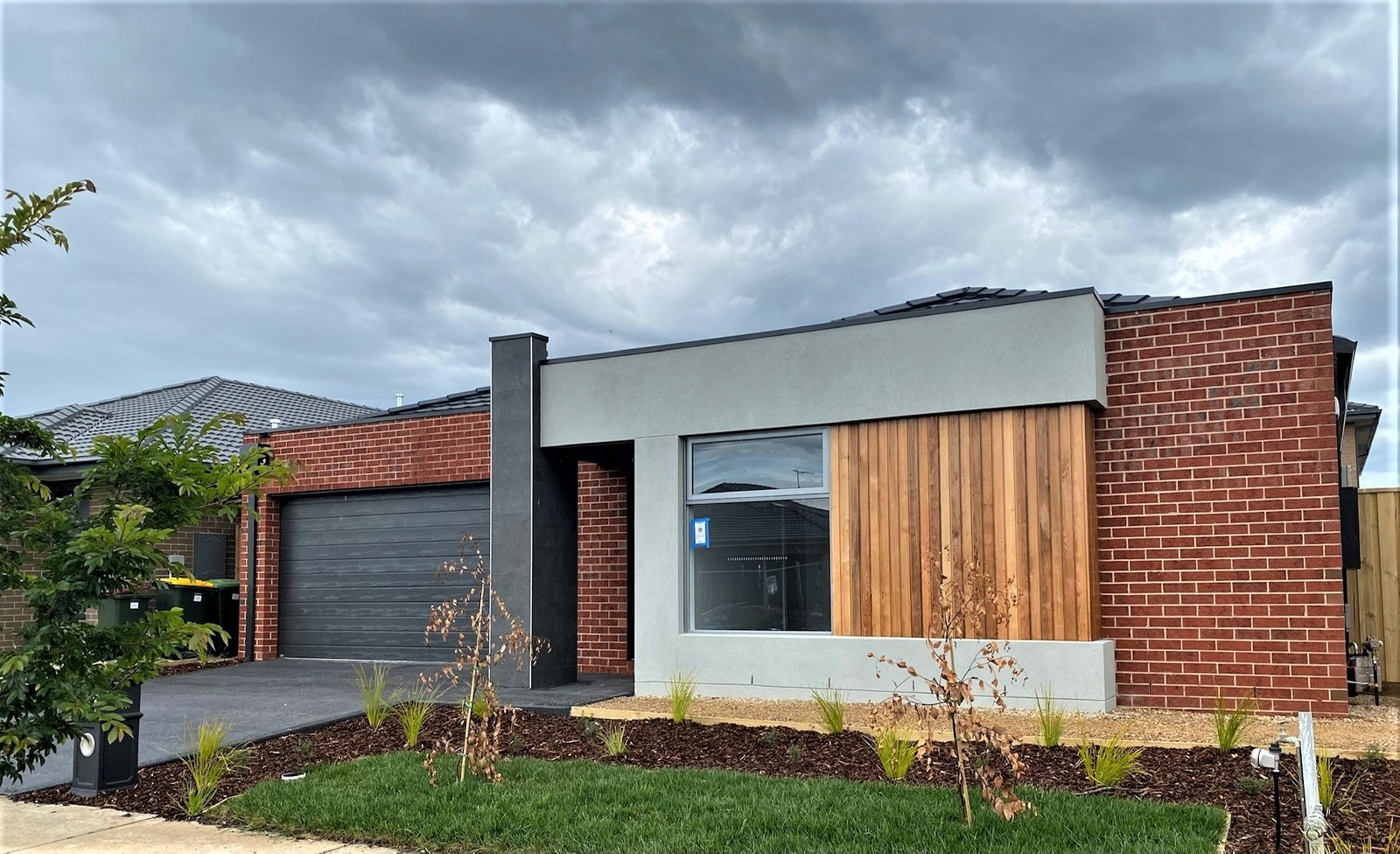 Photos: 16 Callistemon Circuit