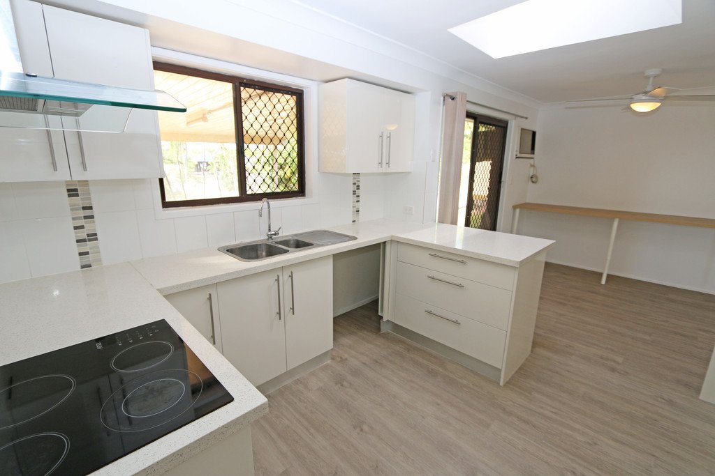 16 Cambridge Court CARRARA 5