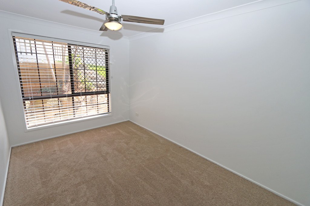 16 Cambridge Court CARRARA 12