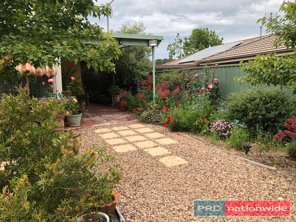 16 Cambridge Street CRESWICK 3