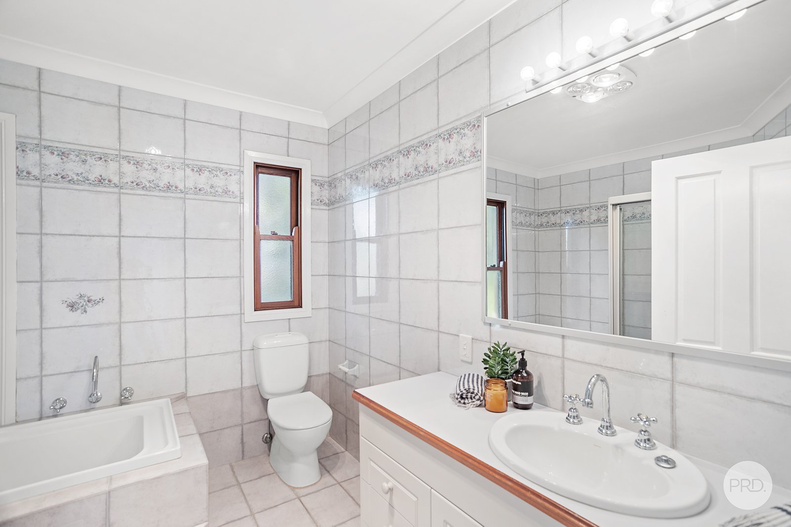 16 Canomii Close NELSON BAY 26