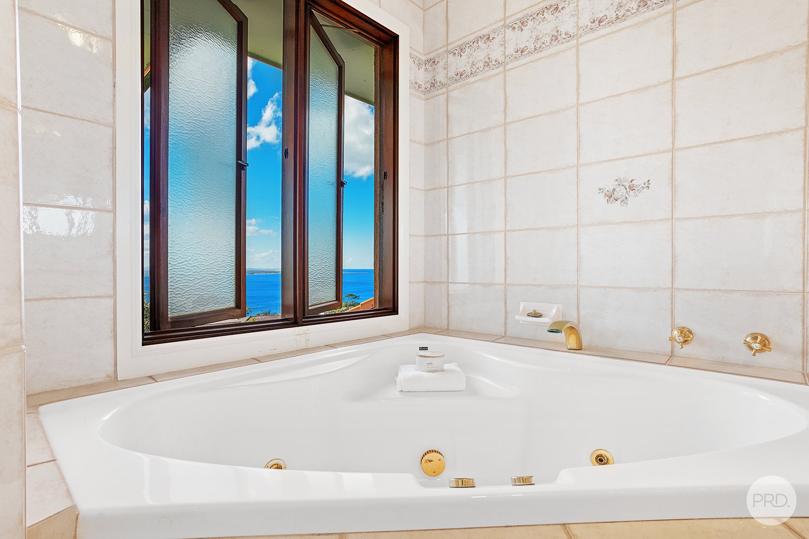 16 Canomii Close NELSON BAY 28