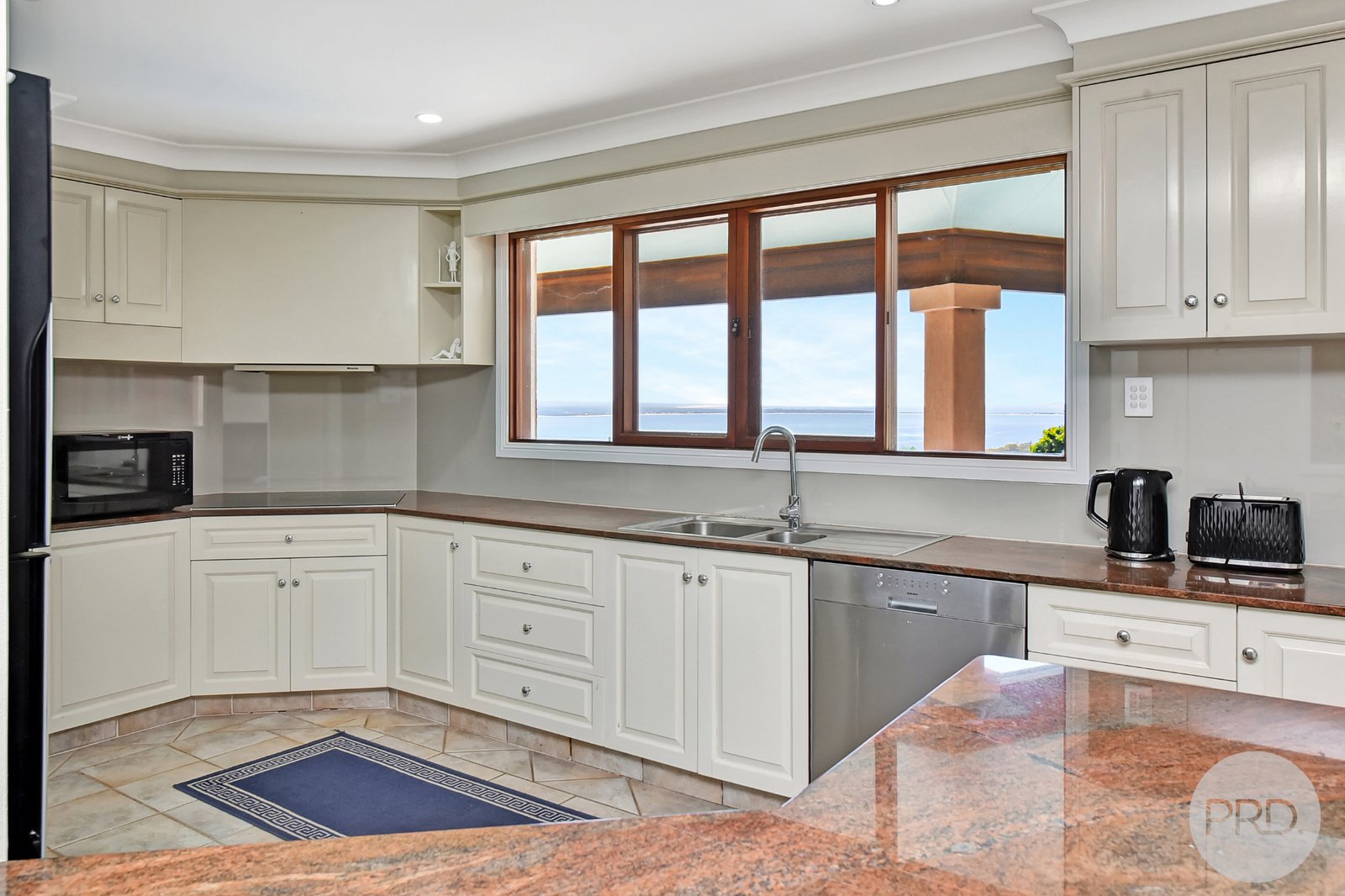 16 Canomii Close NELSON BAY 11