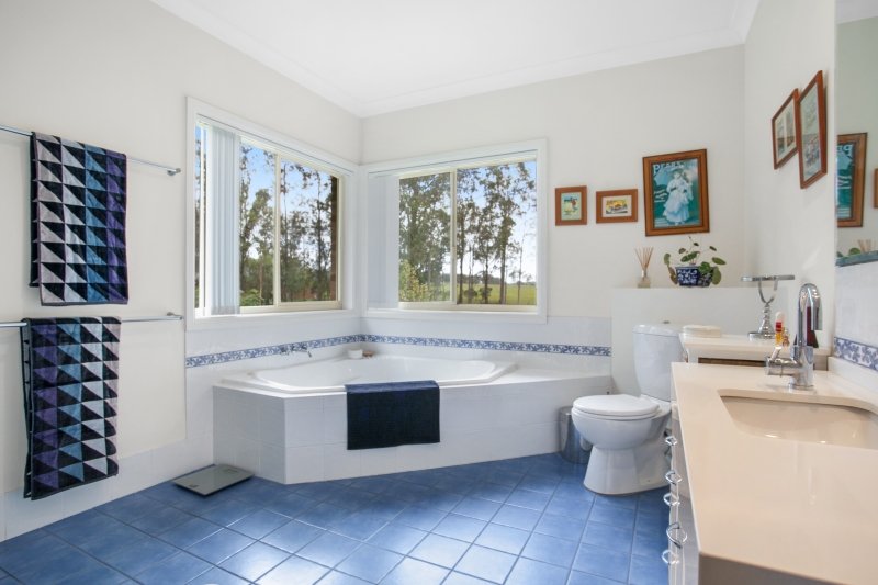 16 Carramar Close BRANDY HILL 3