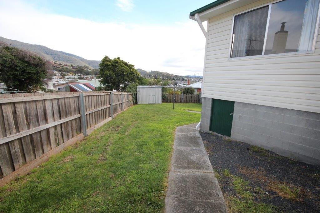 16 Centenary Crescent CLAREMONT 16