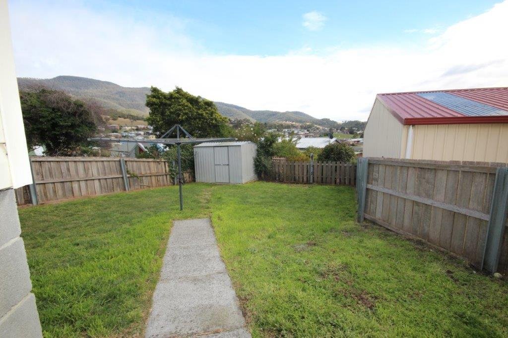 16 Centenary Crescent CLAREMONT 18