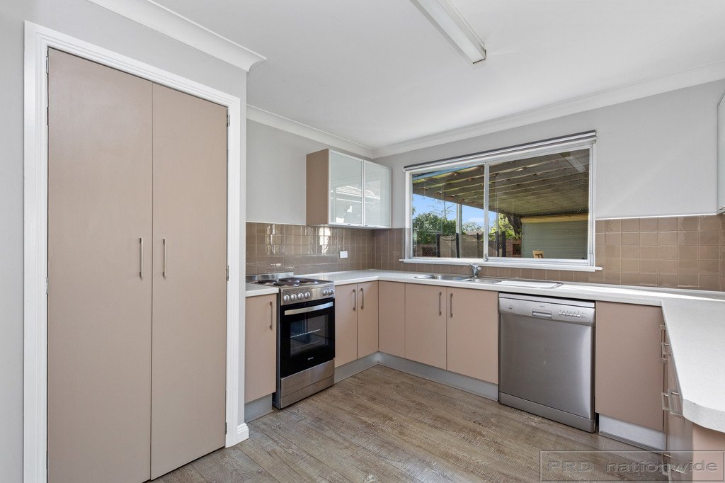 16 Chelmsford Drive METFORD 6