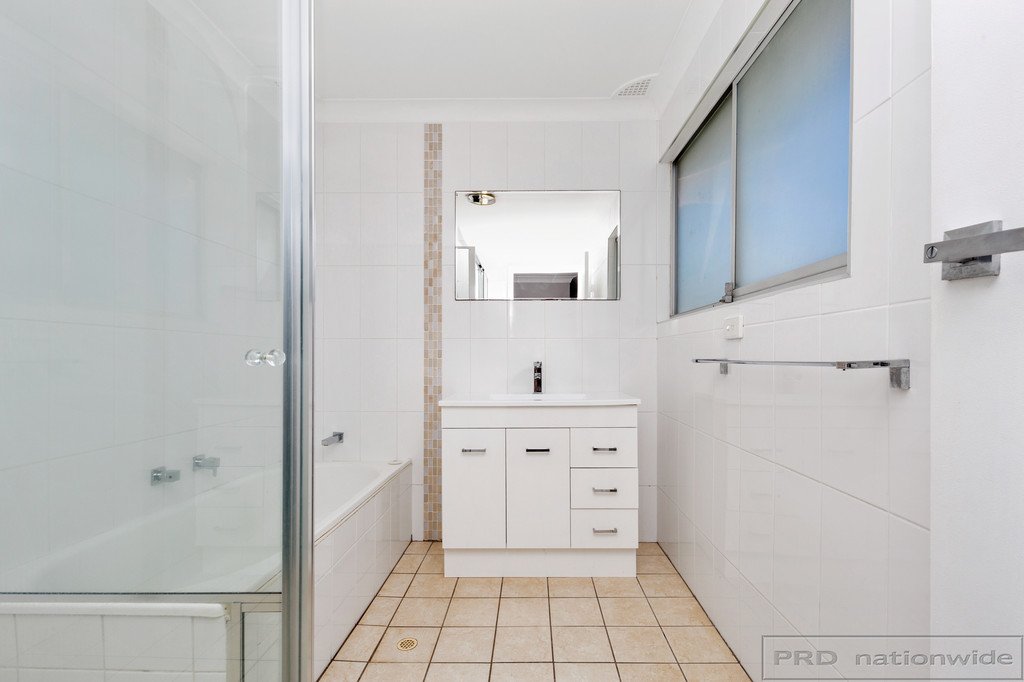 16 Chelmsford Drive METFORD 10