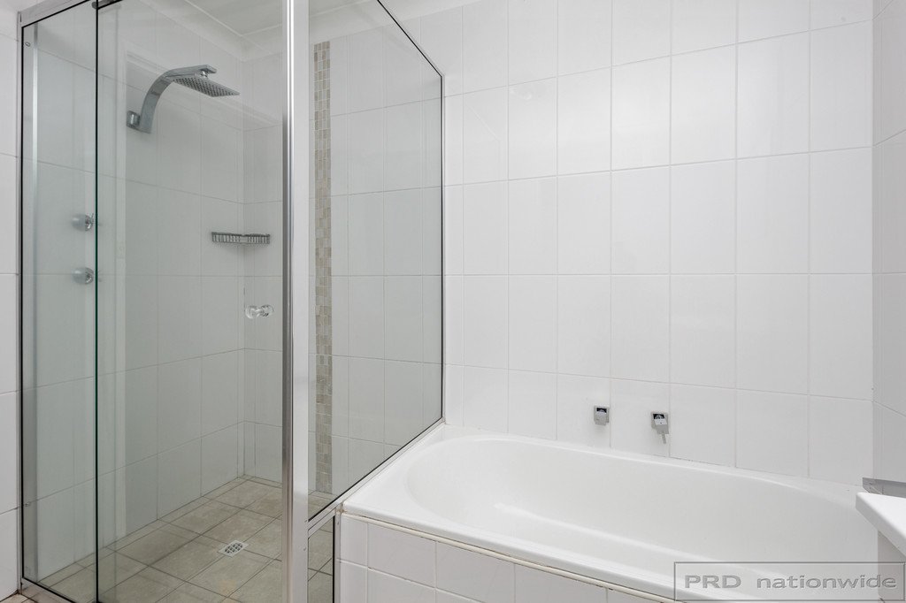 16 Chelmsford Drive METFORD 11