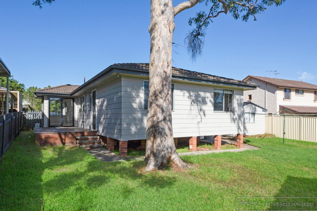 16 Chelmsford Drive METFORD 13