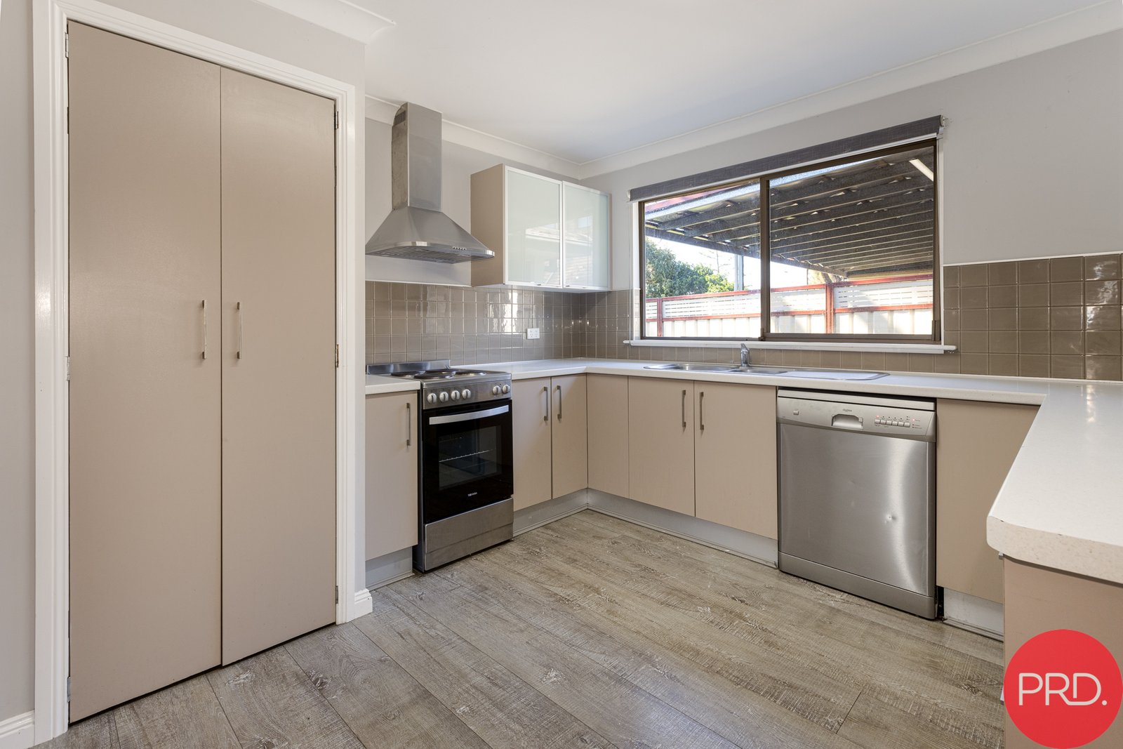 16 Chelmsford Drive METFORD 2
