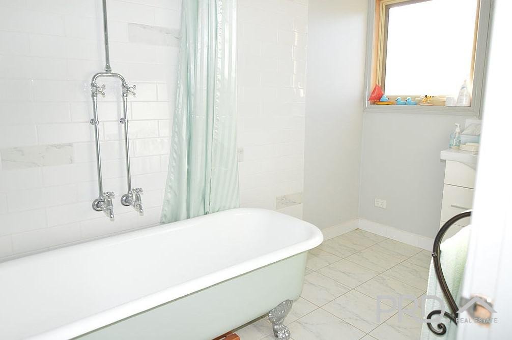 16 Church Street BERRIWILLOCK 11