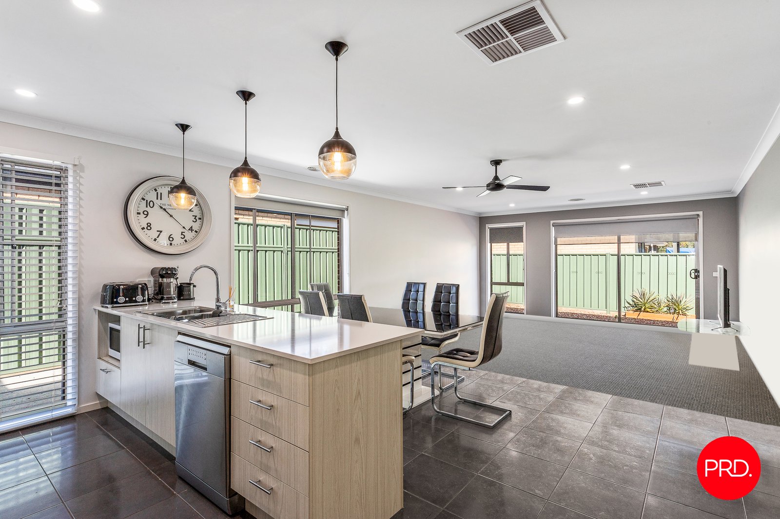 16 Clarcoll Crescent KANGAROO FLAT 3