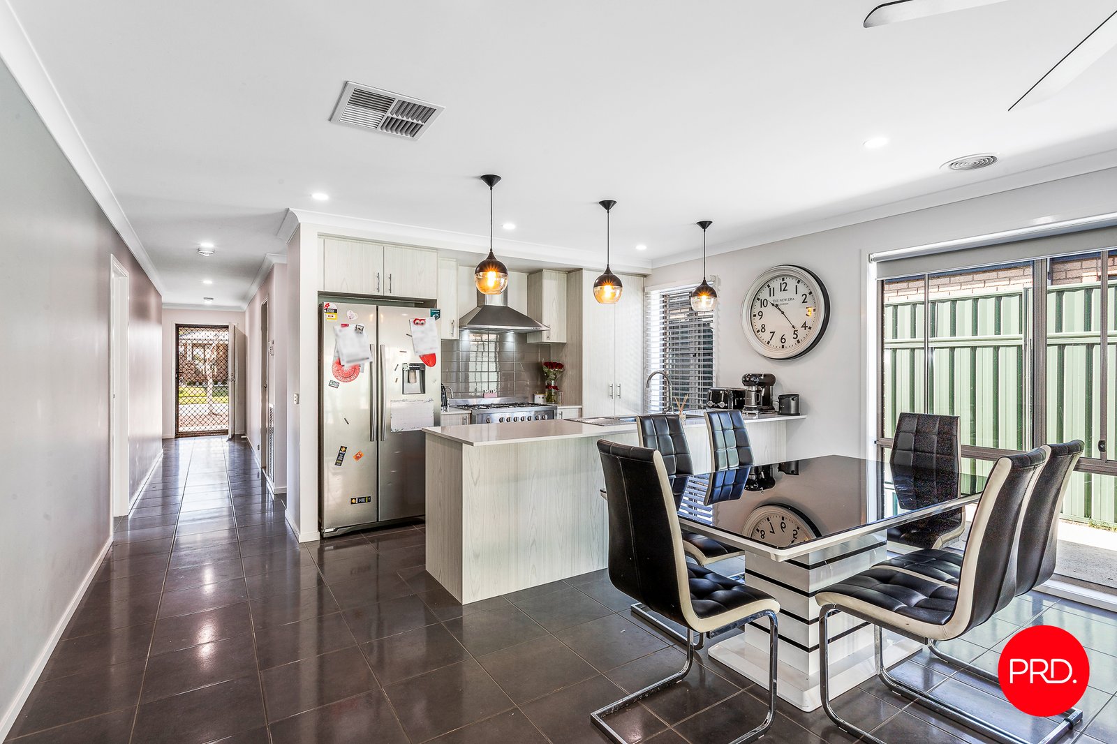 16 Clarcoll Crescent KANGAROO FLAT 5