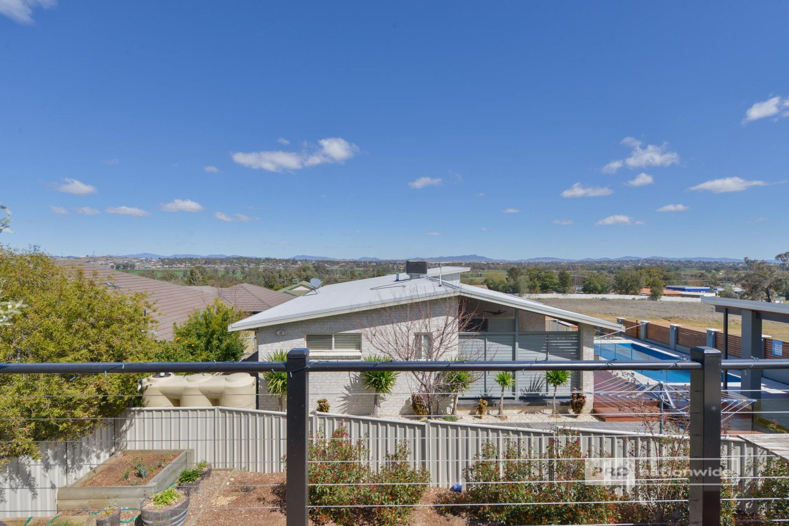 16 Cleary Drive TAMWORTH 8