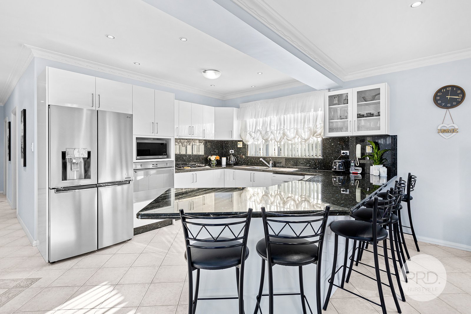 16 Clevedon Road HURSTVILLE 3