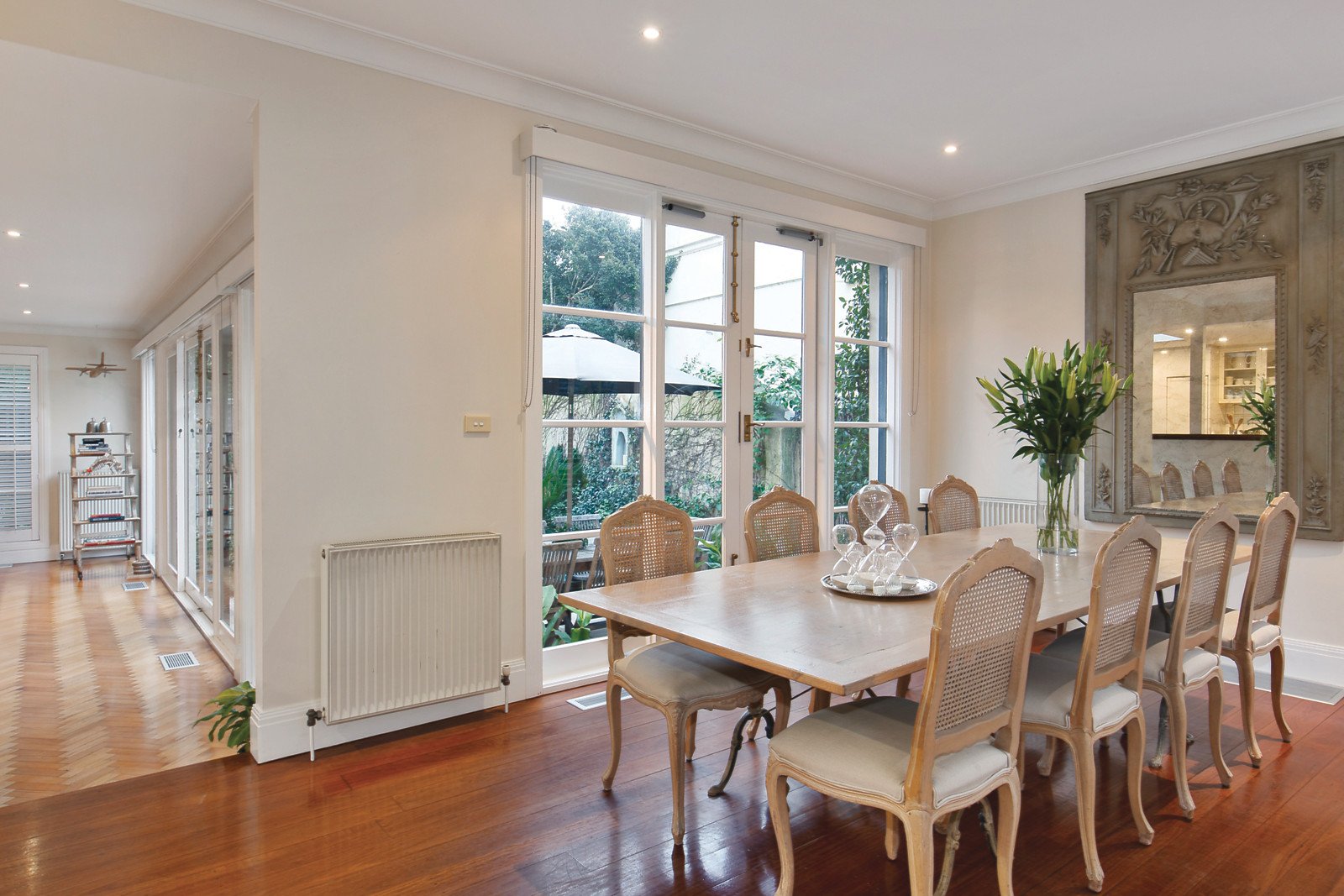 16 Cole Court, Toorak, VIC