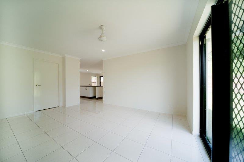 16 Companion Way CANNONVALE 4