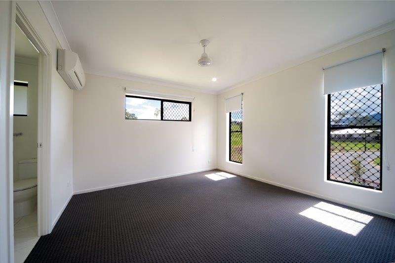16 Companion Way CANNONVALE 9