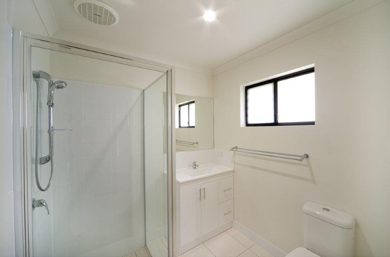 16 Companion Way CANNONVALE 10