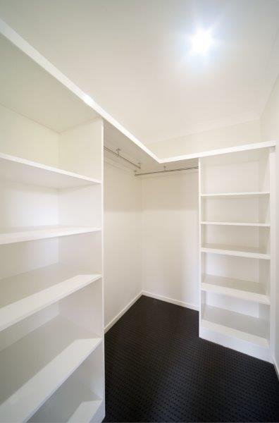 16 Companion Way CANNONVALE 11