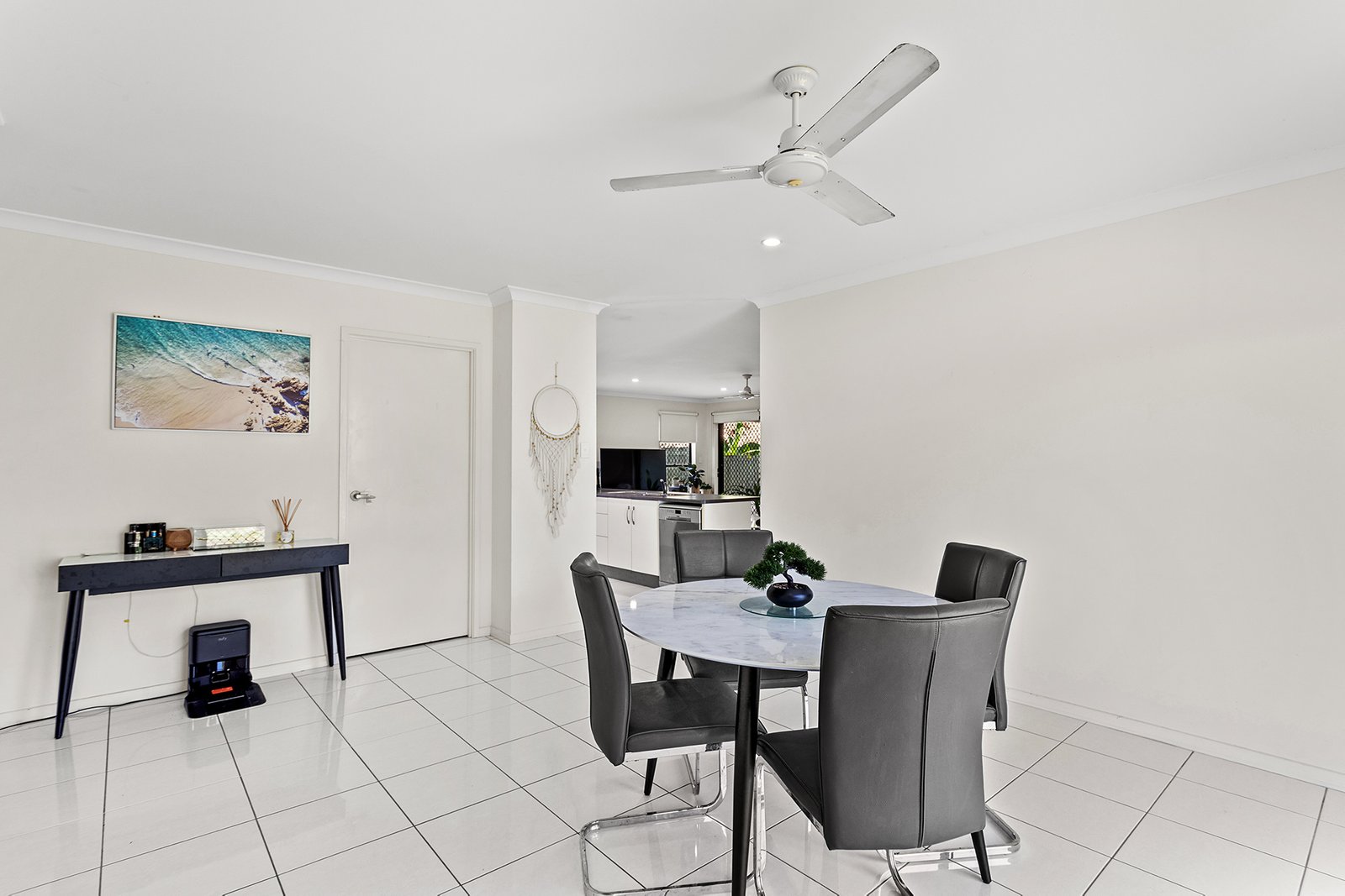 16 Companion Way CANNONVALE 7