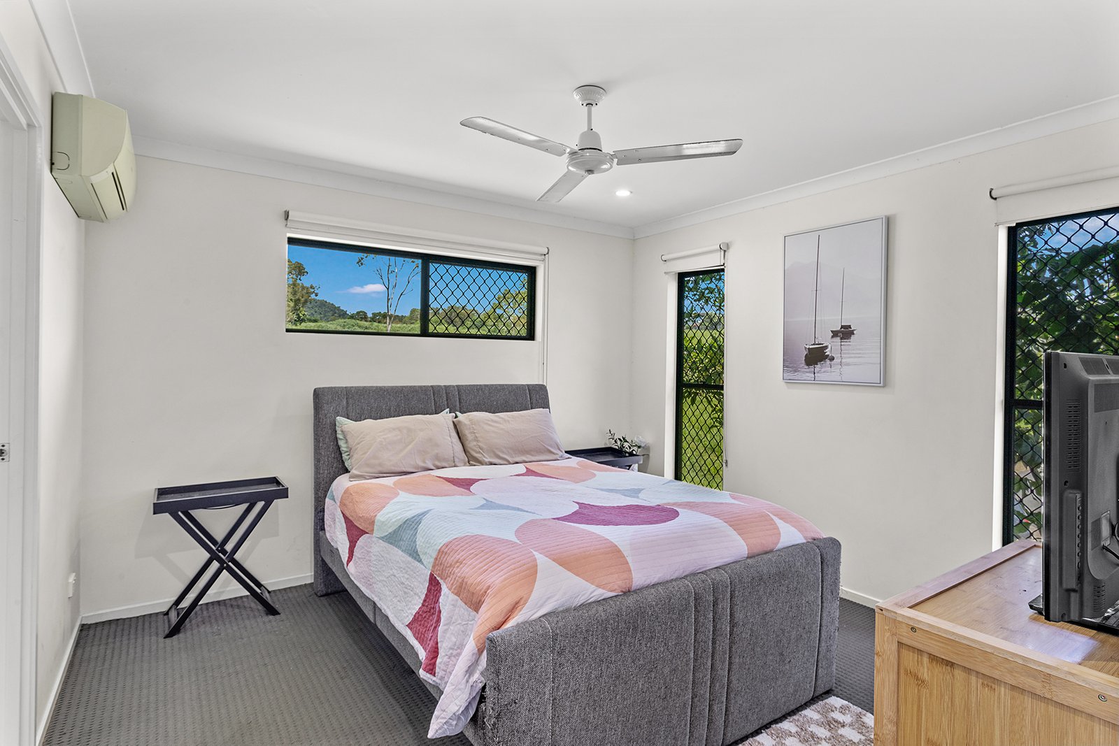 16 Companion Way CANNONVALE 10