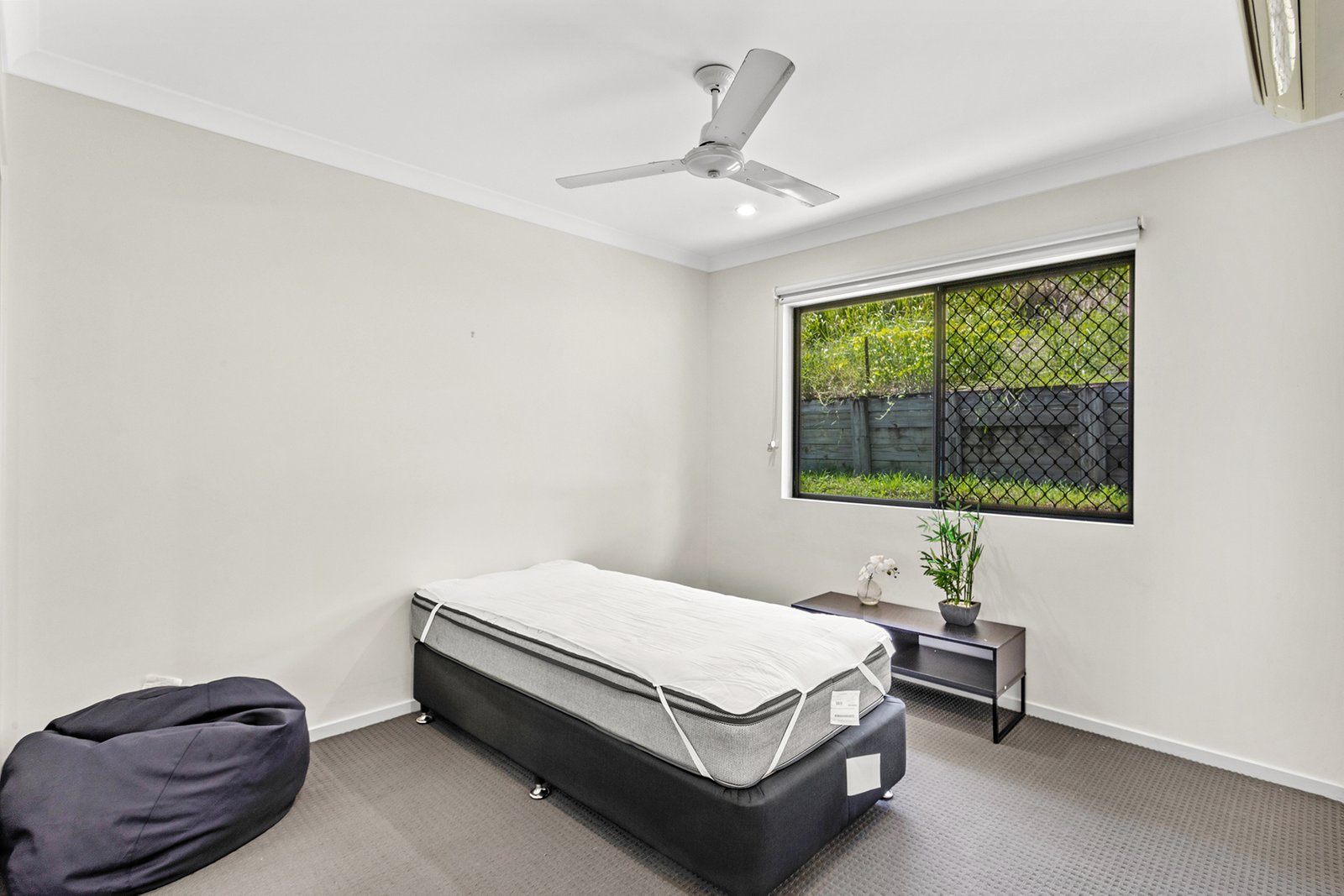 16 Companion Way CANNONVALE 12