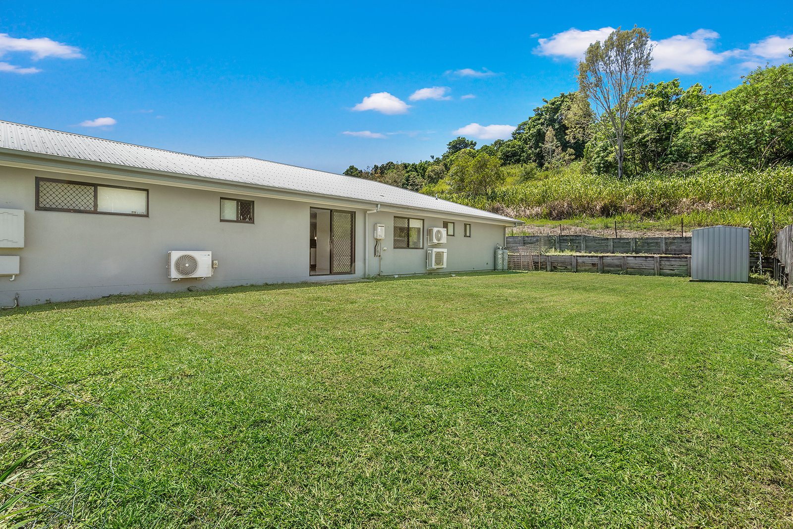 16 Companion Way CANNONVALE 15