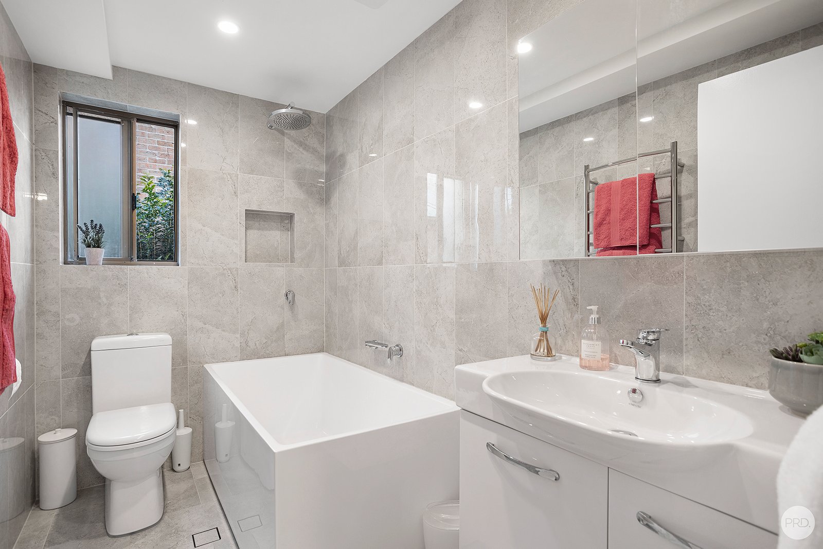 16 Cook Street SALAMANDER BAY 33