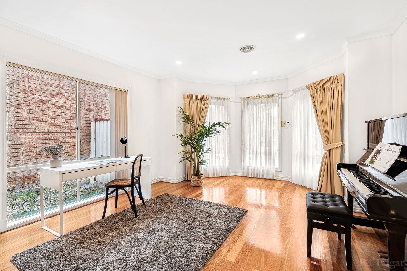 Real Estate and Property in 16 Coomgarie Terrace, Cairnlea, VIC