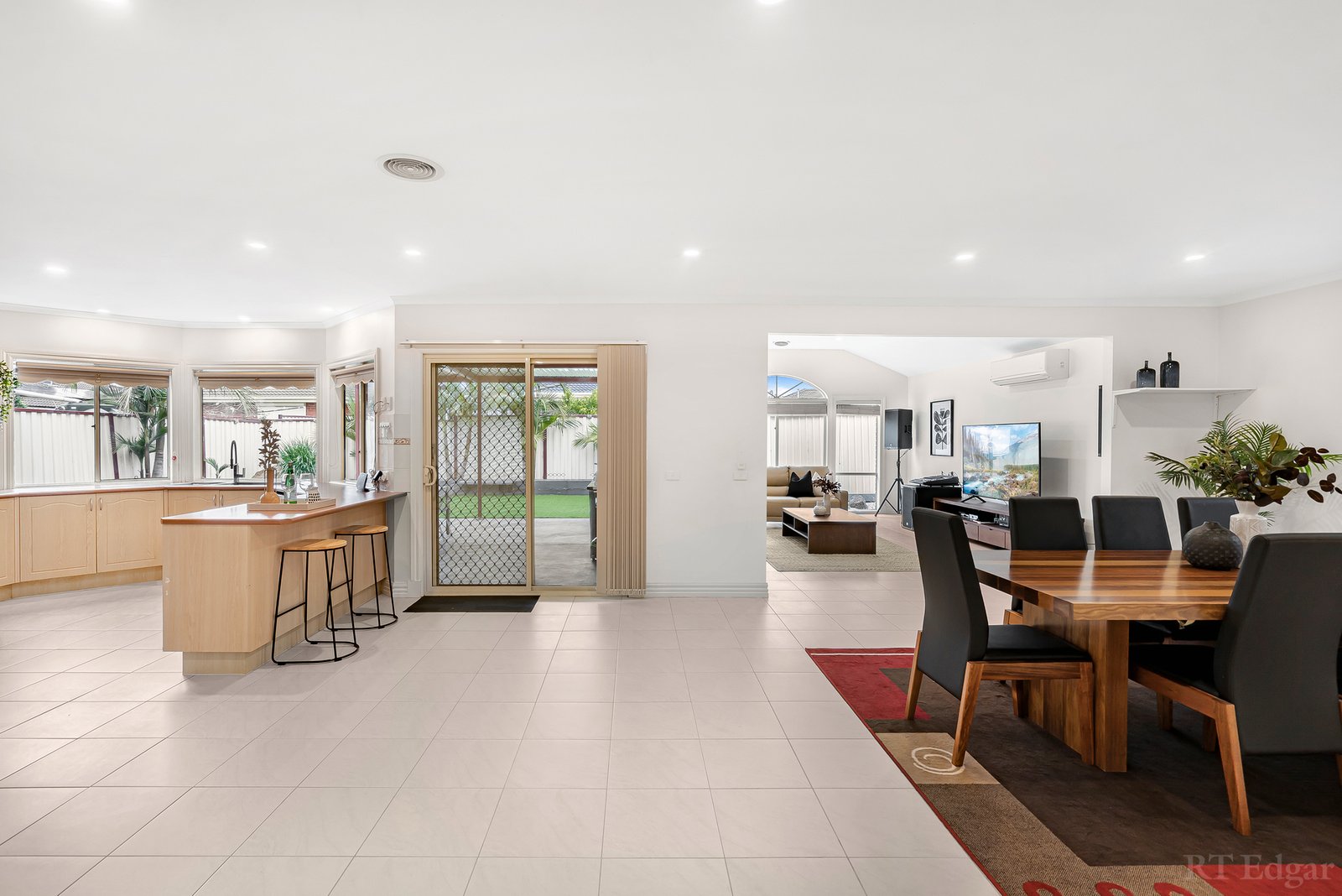 Real Estate and Property in 16 Coomgarie Terrace, Cairnlea, VIC