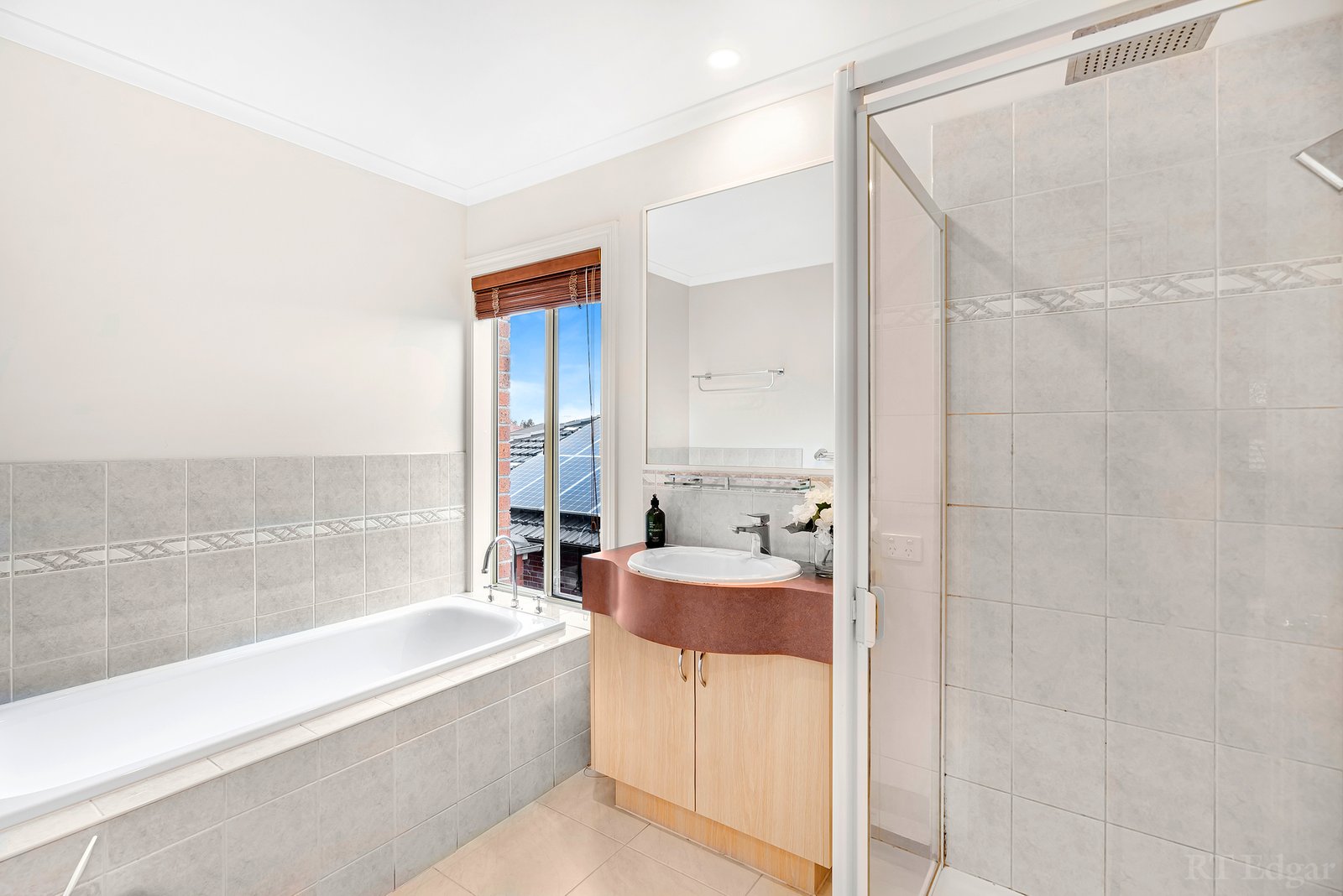 Real Estate and Property in 16 Coomgarie Terrace, Cairnlea, VIC