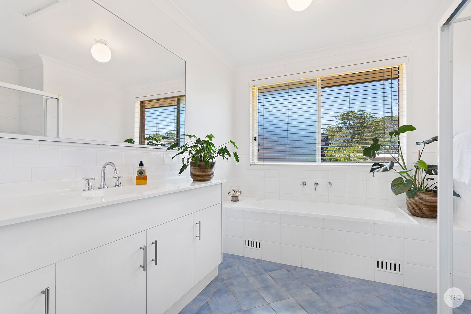 16 Corlette Point Road CORLETTE 33