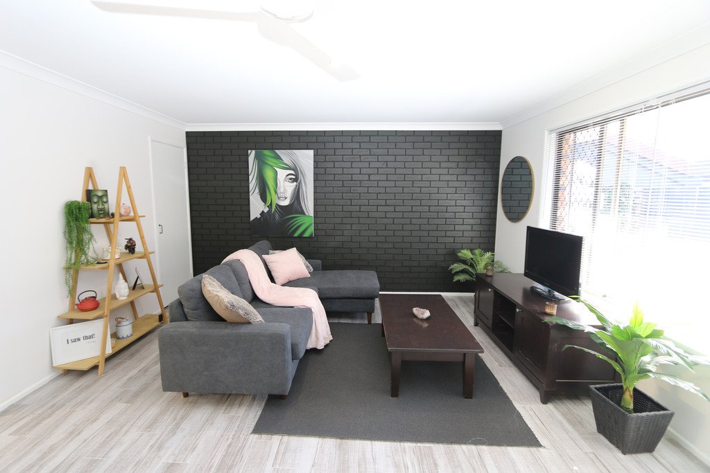 1/6 Corunna Crescent ASHMORE 1