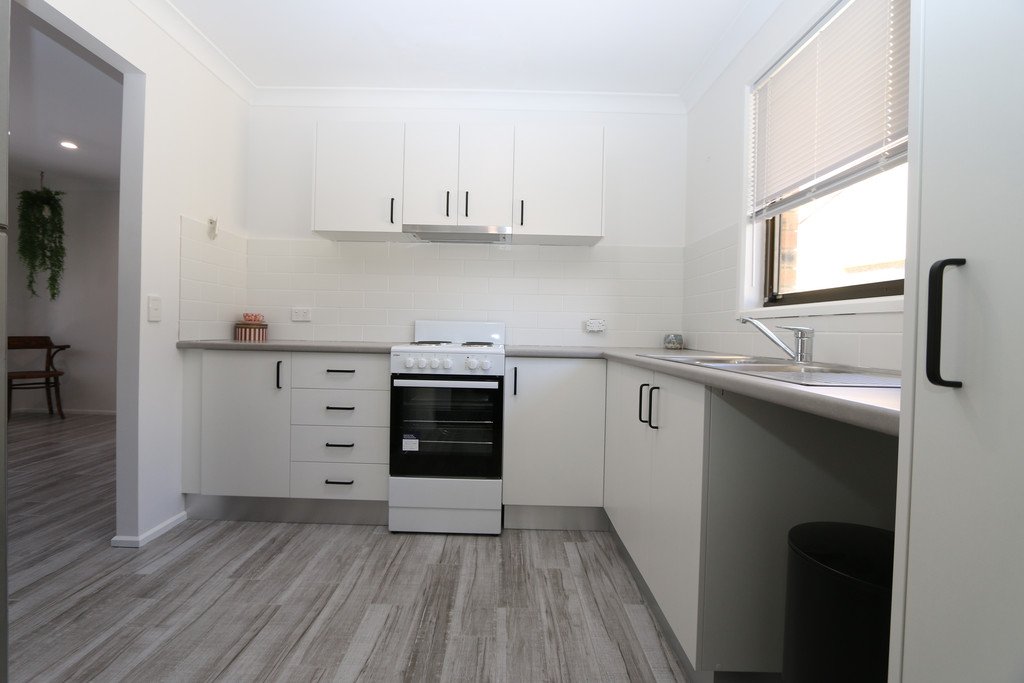 1/6 Corunna Crescent ASHMORE 8