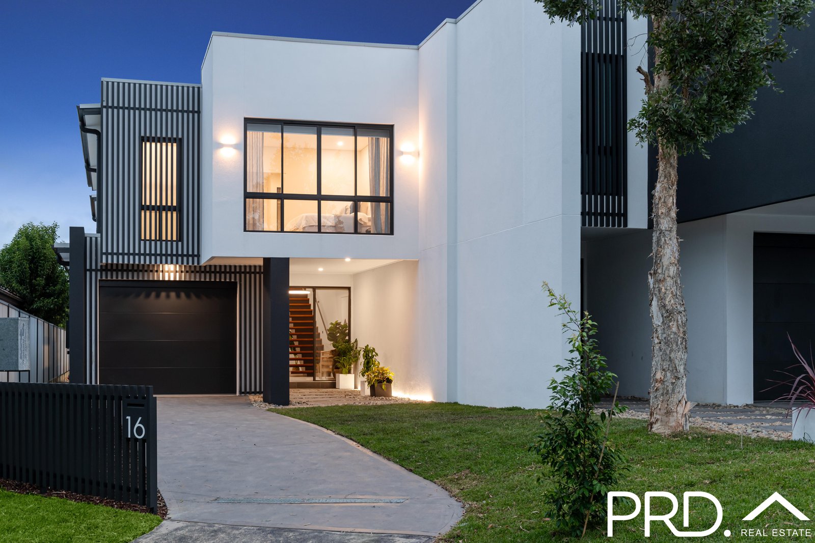 16 Cowland Avenue EAST HILLS 1