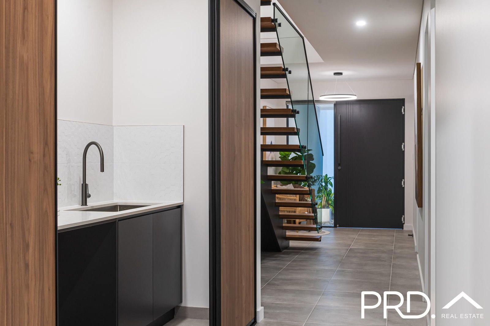 16 Cowland Avenue EAST HILLS 5