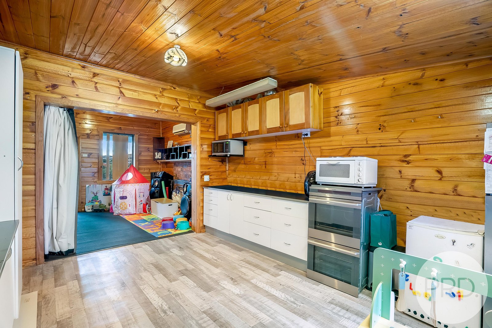 16 Creed Court BRIGHTON 5