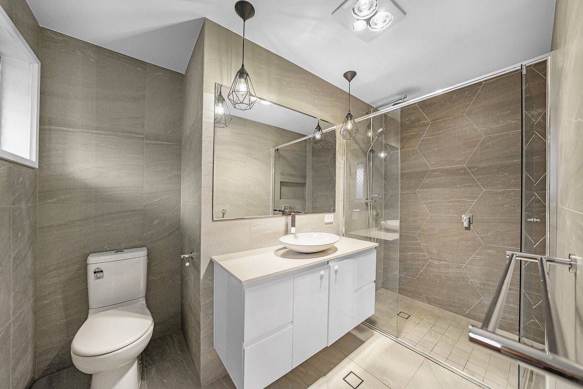 1/6 Crimson Court Miami 5