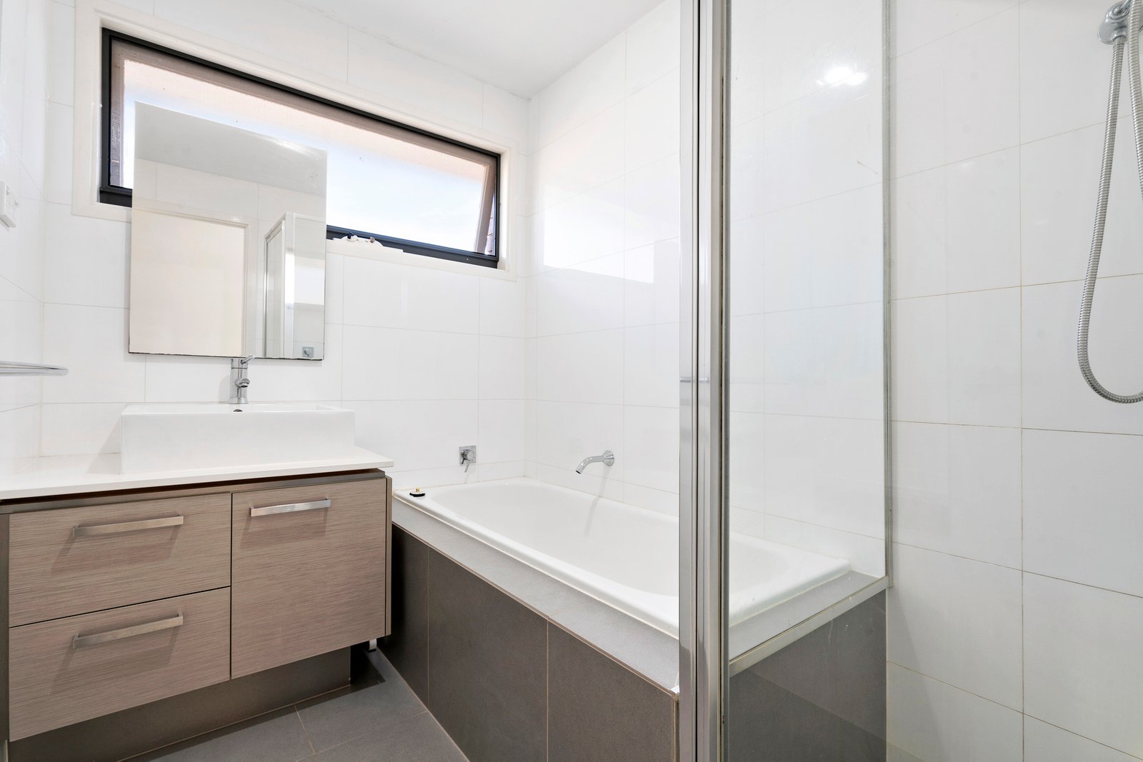 Real Estate and Property in 16 Cromwell Street, Caulfield North, VIC