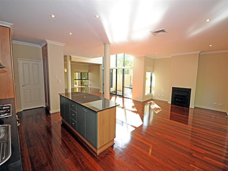 16 Cross Street SWANBOURNE 2