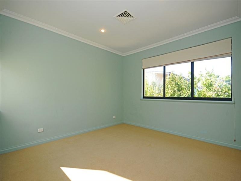 16 Cross Street SWANBOURNE 10